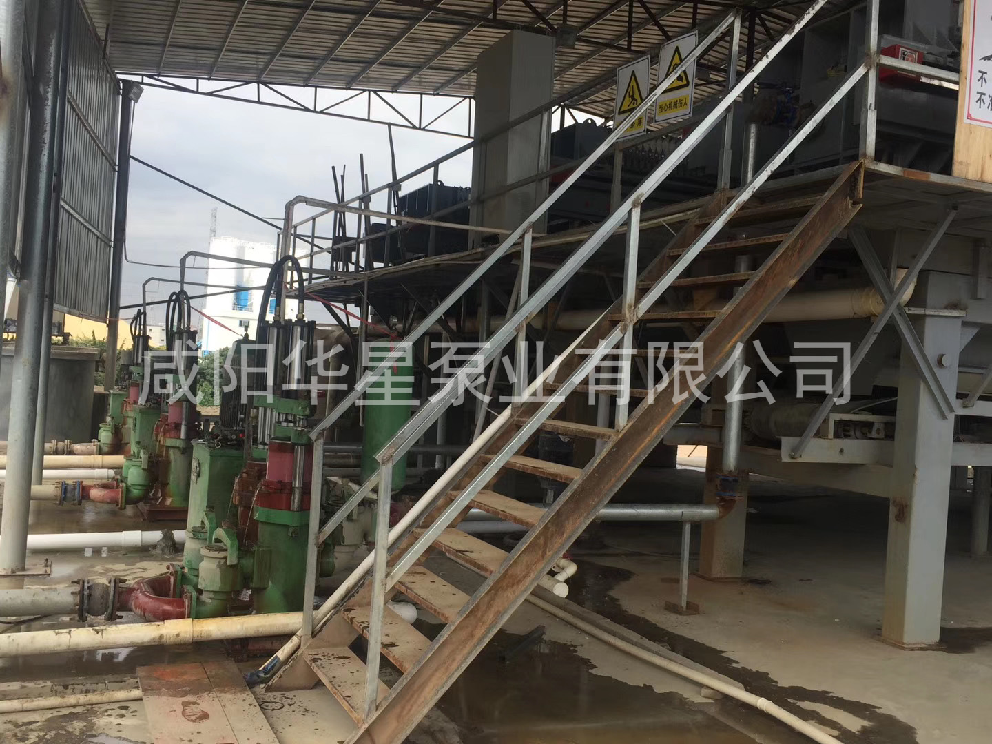 壓濾機入料泵結(jié)構(gòu)簡單、易維修、結(jié)構(gòu)設(shè)計